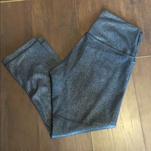 Lulu Wunder Under size 6 crop leggings